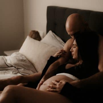 Ein Käsebrot im Wochenbett