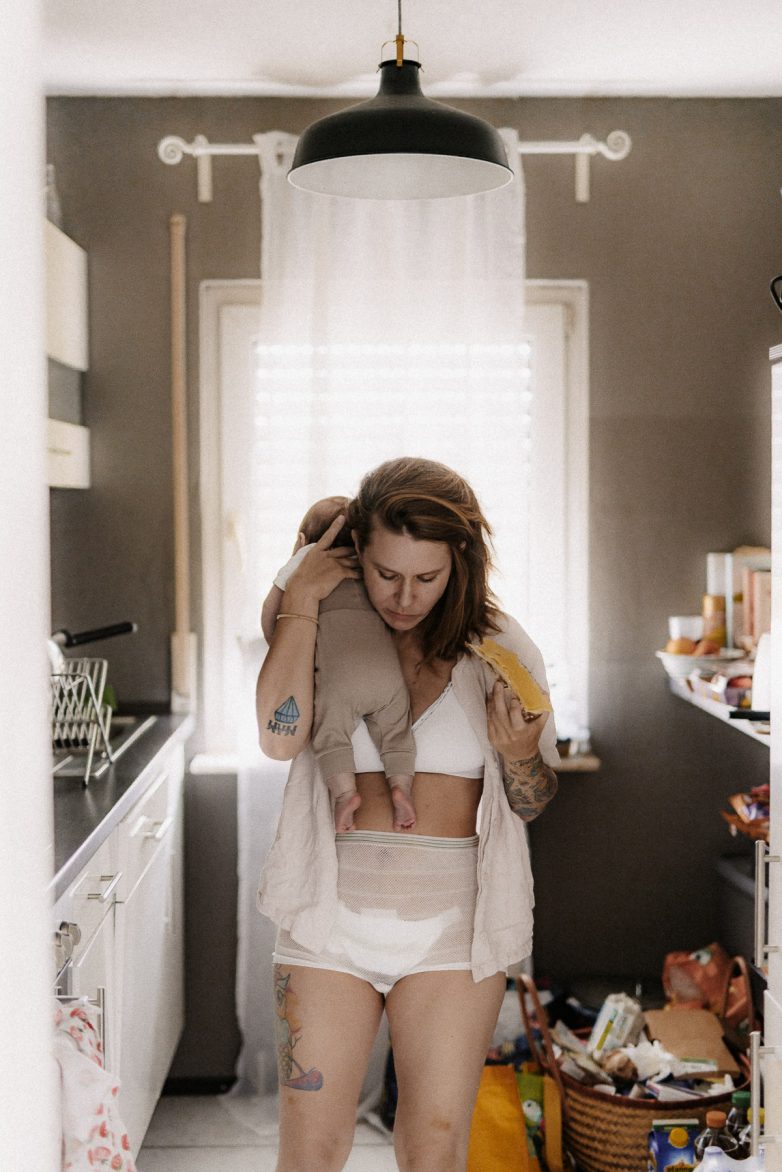 Ein Käsebrot im Wochenbett